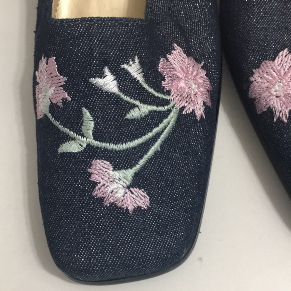 Heels - Picture 4 of 5